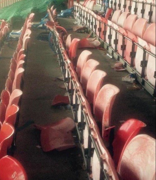 Simon sent us the above photos of the smashed seats at the Racecourse